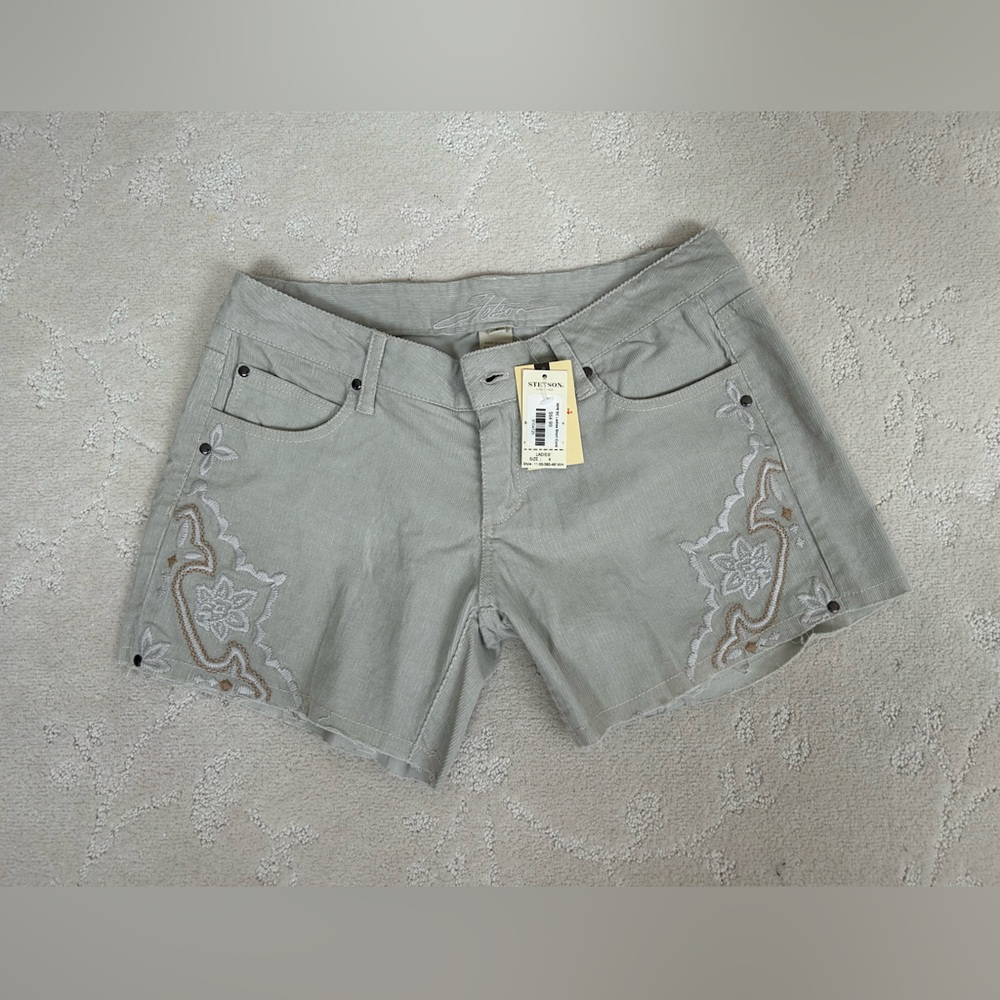 Stetson Shorts NWT western Y2K corduroy sandy shorts embroidered metal cutoff